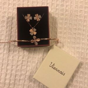 Flower Jewelry set (necklace, earrings, bracelet)